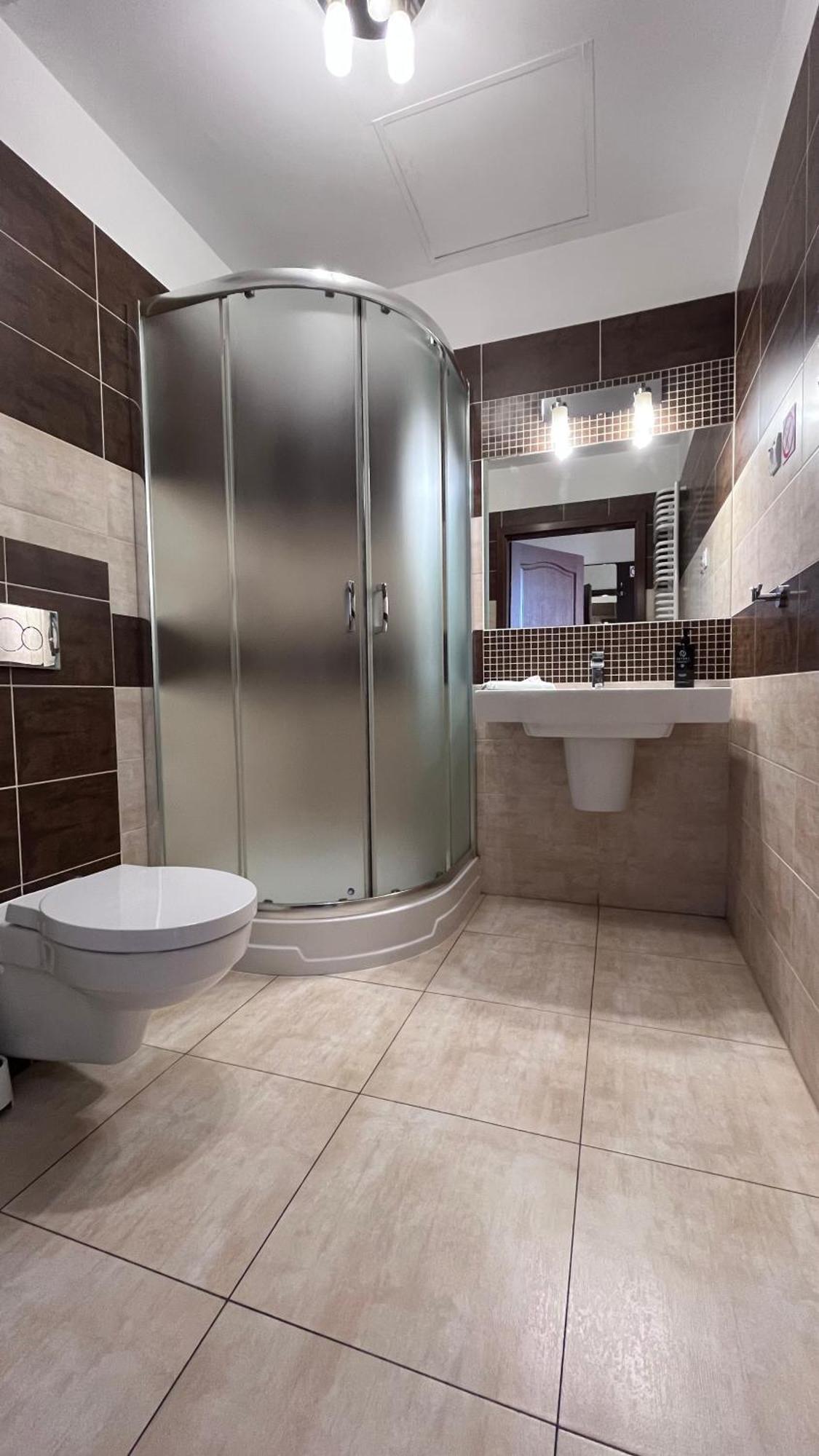Neptun Hotel Легница Екстериор снимка